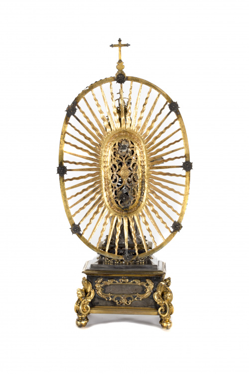 “Virgen del Rosario”Plata, plata sobre dorada y policromad