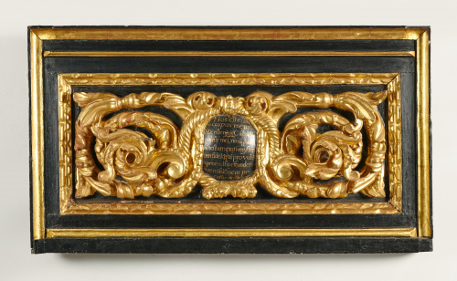 Frontal de altar de madera tallada y dorada, cartela oval e