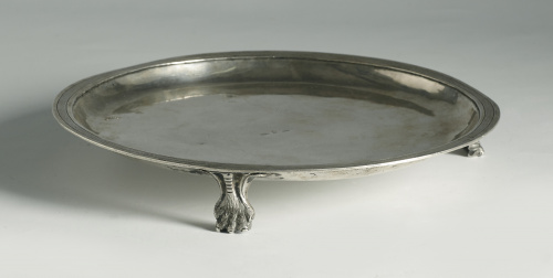 Salvilla de plata en su color.Nicolás Mulas y Manuel Alons