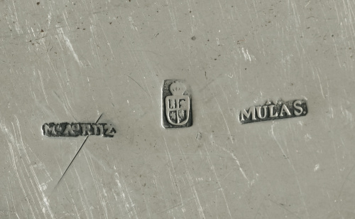 Salvilla de plata en su color.Nicolás Mulas y Manuel Alons