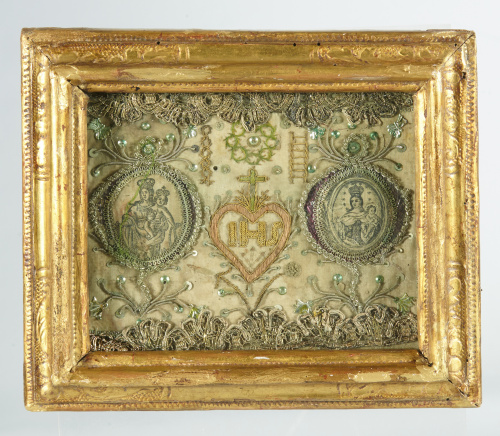 Bordado de seda, con aplicaciones de hilos dorados, platead