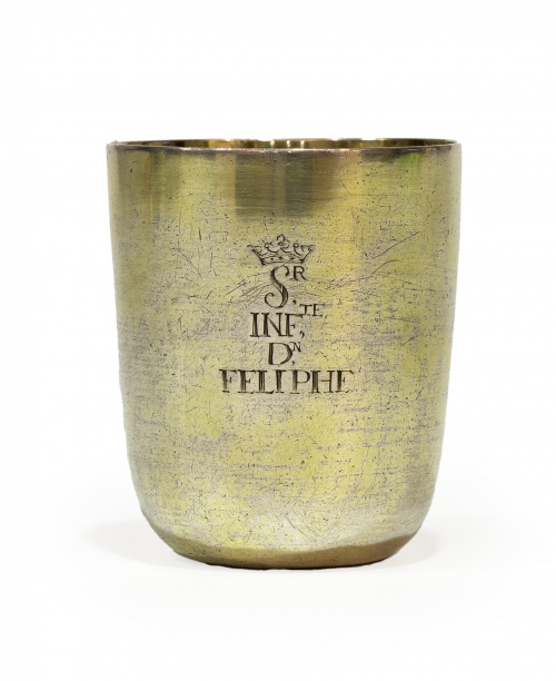 Vaso de plata con restos de vermeille, con inscripción “Sr 