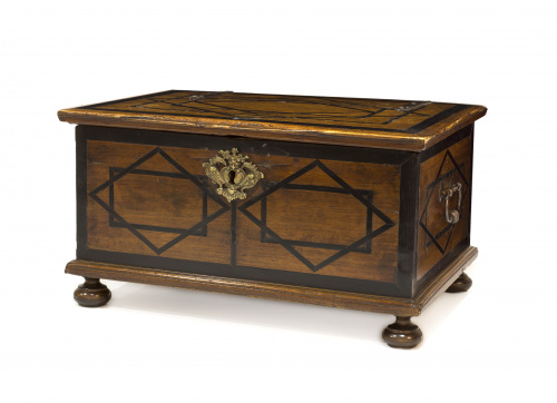 Arqueta de tapa plana madera de roble y taracea geométrica 