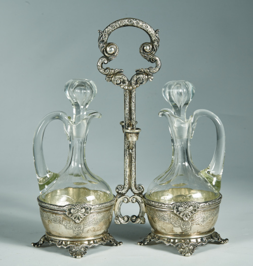 Convoy de plata punzonada con decoración de estilo regencia