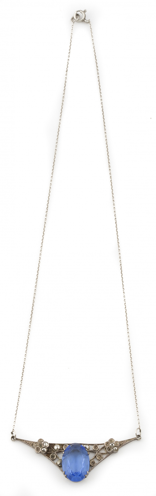 Colgante de bisutería en plata con símil zafiro oval faceta