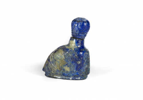 Snuff-bottle en lapislázuli, con decoración grabada de hoja