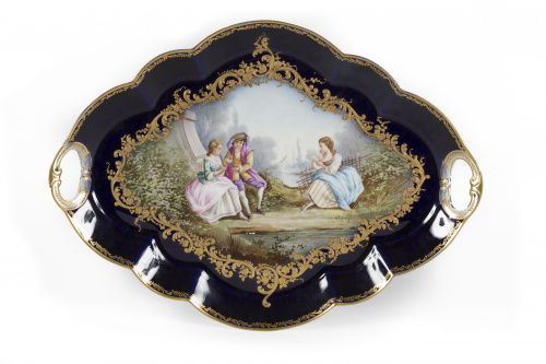 Bandeja de porcelana en el estilo de Sévres, esmaltada en a