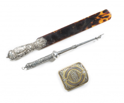 Yad, Puntero de la Tora, de filigrana y plata repujada.Imp