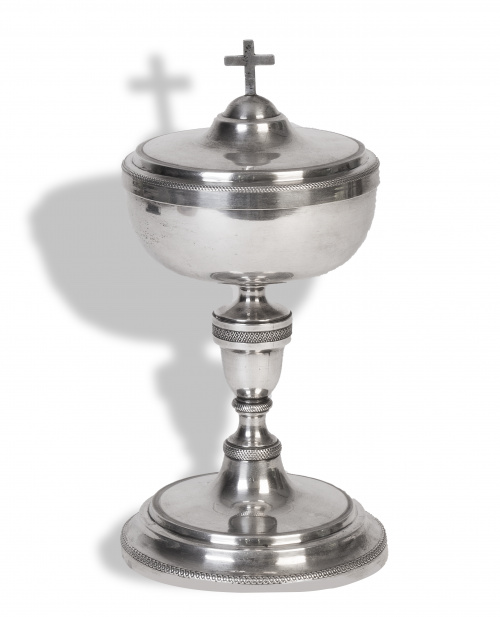 Copón neoclásico de plata en su color e interior “vermeille