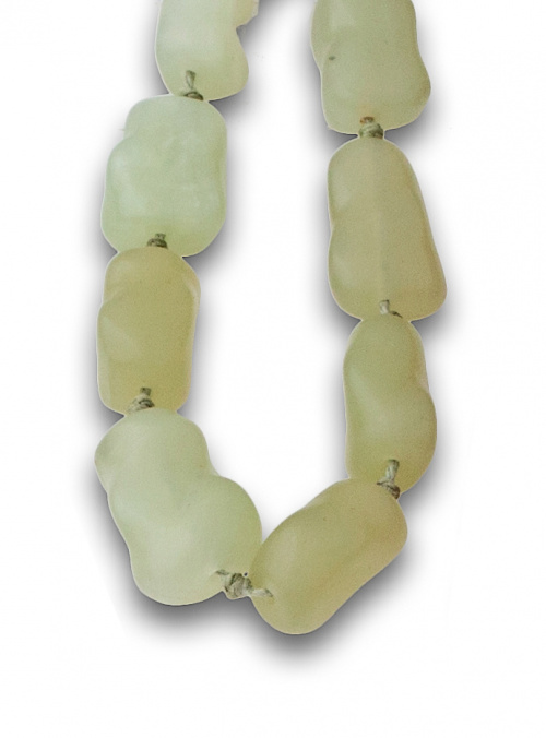 Collar s XIX de piezas irregulares de jade de tamaño crecie