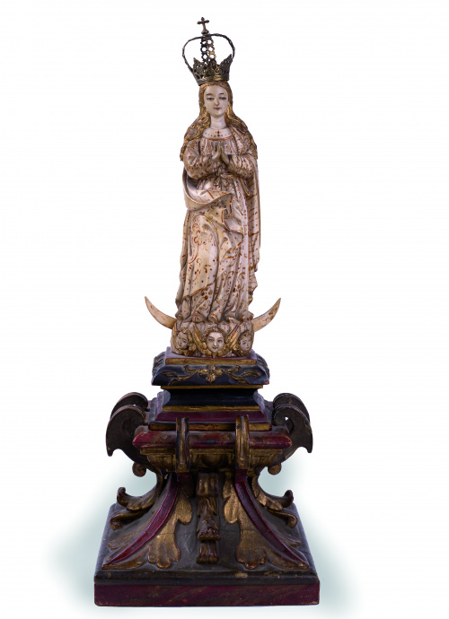 “Virgen Inmaculada” Escultura en marfil tallado, parcialme
