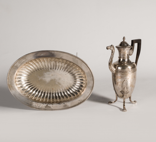 Fuente honda en plata gallonada, S. XX.