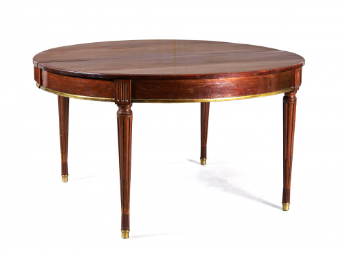 Mesa estilo Luis XVI en caoba montada en bronce dorado, S.X