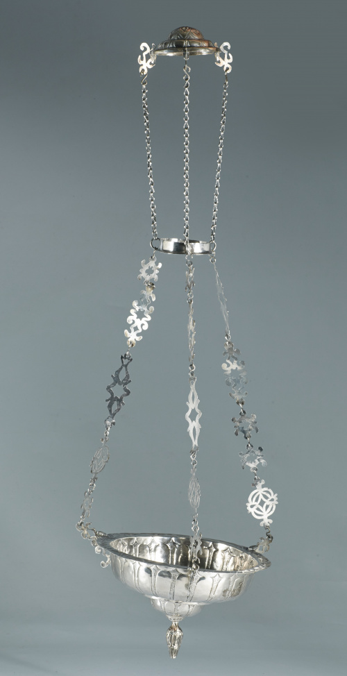 Lámpara votiva Carlos IV en plata española punzonada.Córdo