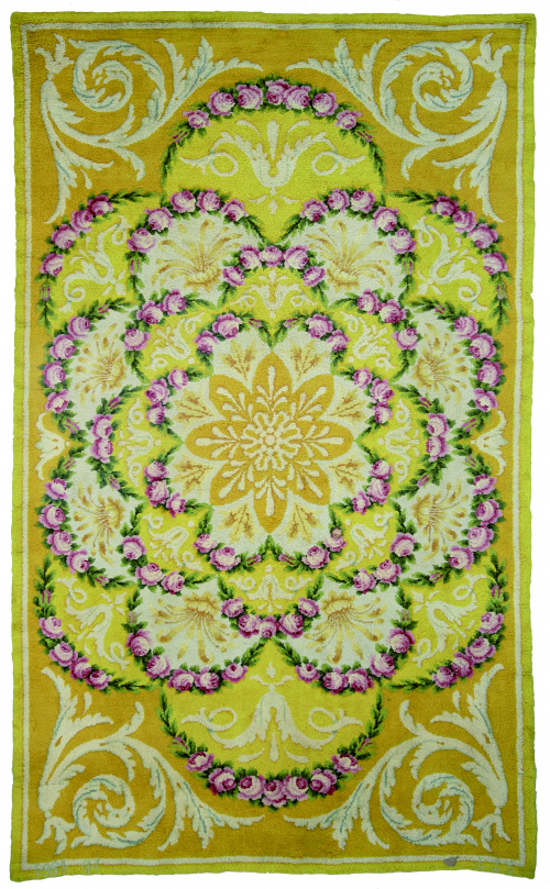 Alfombra en lana de campo amarillo y guirnaldas de rosas y 