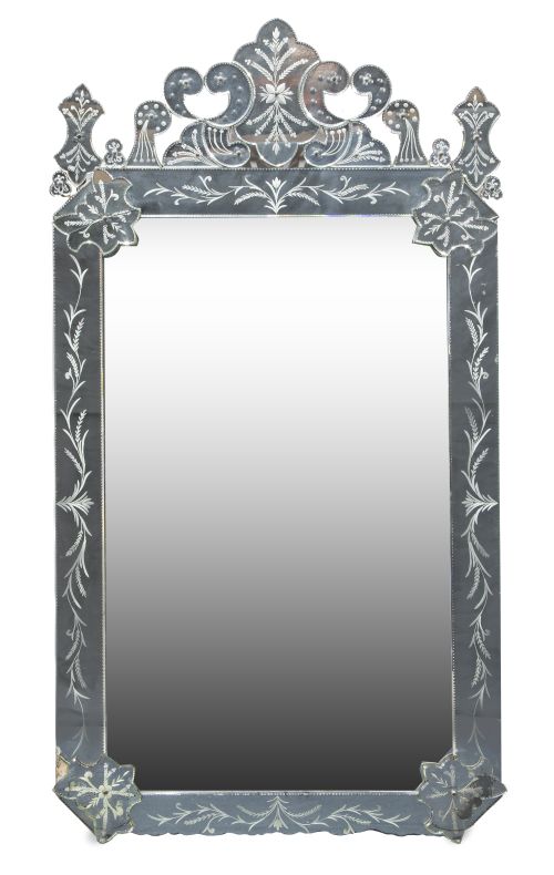 Espejo de vidrio con decoración grabada con flores.Murano