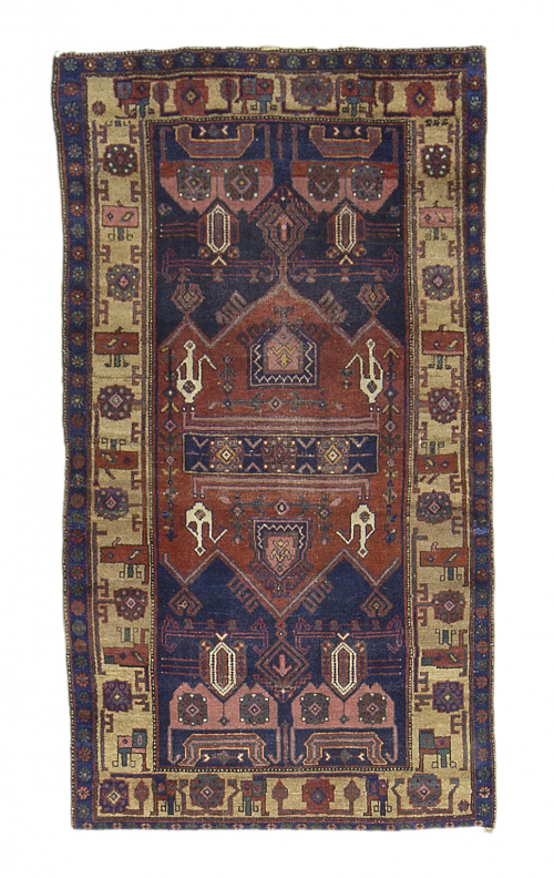 Antigua alfombra Malayer, con campo azul y medallones rojos