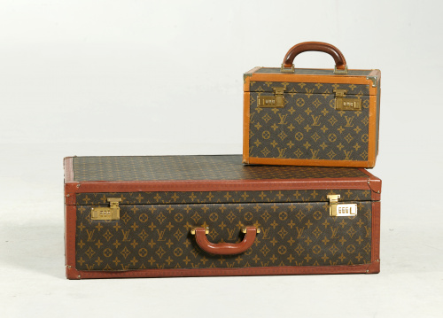 Neceser rígido Louis Vuitton, realizado en lona estampada c