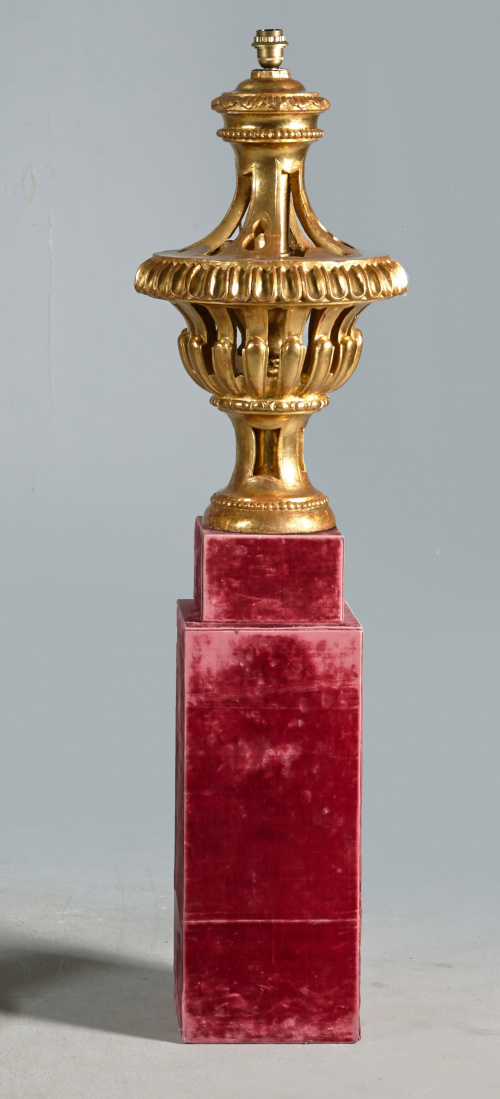 Copa de madera tallada y dorada, transformado en lámpara, S