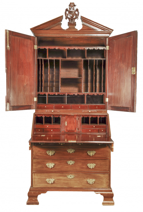 Importante bureau-cabinet Jorge II en caoba, roble y nogal 