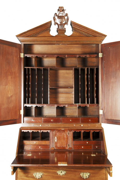 Importante bureau-cabinet Jorge II en caoba, roble y nogal 