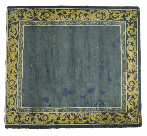 Alfombra de nudo español en lana con decoración de roleos, 