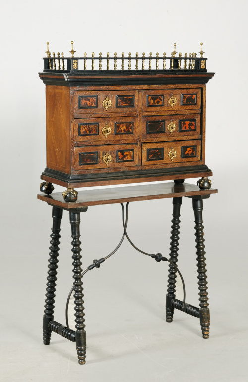 Papelera en madera de palosanto, nogal y marquetería de boj