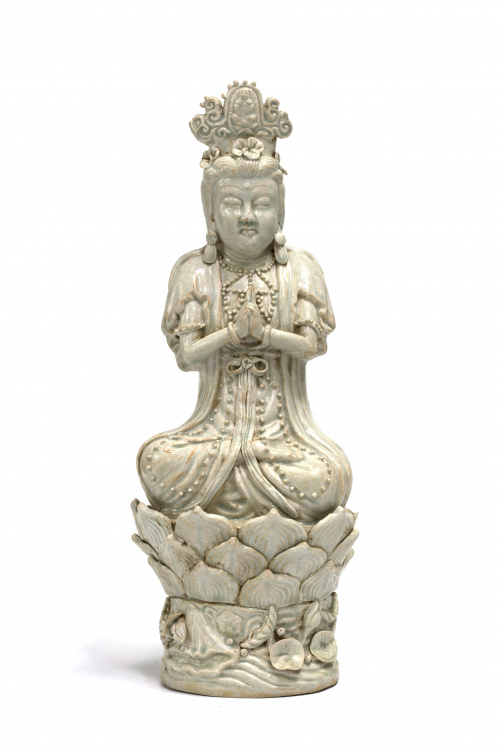 Guanyin en cerámica esmaltada en “blanc de chine”.China, S