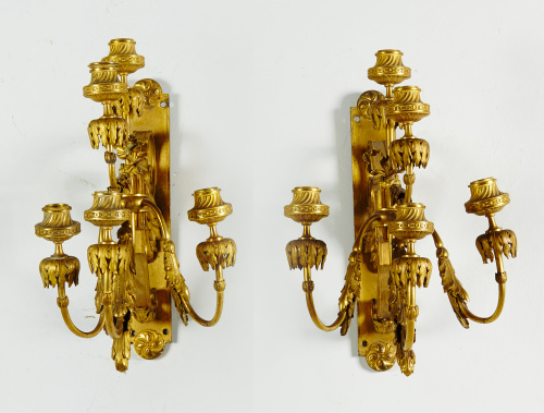 Pareja de apliques de cinco luces de estilo Luis XV, de bro