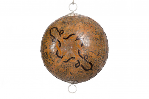 Coquera o mate-cofre.Calabaza con trabajo de burilada, des