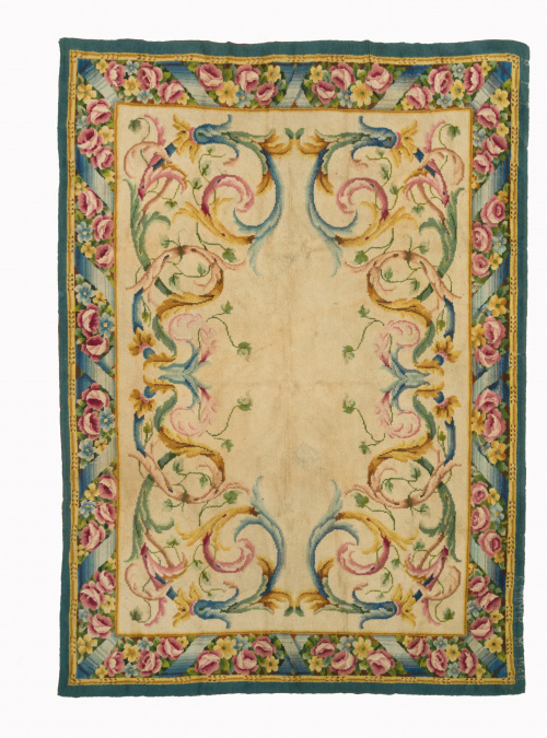 Alfombra en lana de Nudo español en beige, decorado con rol