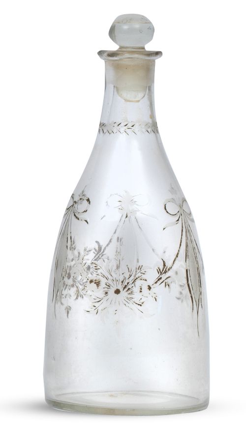 Garrafa en cristal con restos de dorado.La Granja, época 