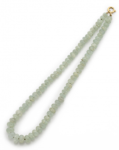 Collar de aguamarinas en discos facetados de tamaño crecien