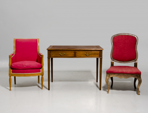 Escritorio de madera de nogal ,Inglaterra, pp. del S. XX.