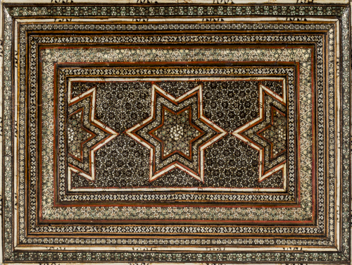 Caja con alma de madera y marquetería “khatamkari” de micro