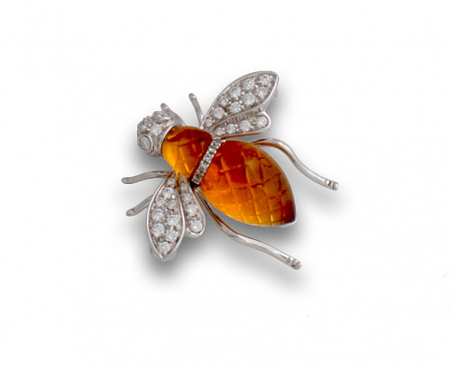 Broche en forma de abeja con cuerpo de brillantes y citrino