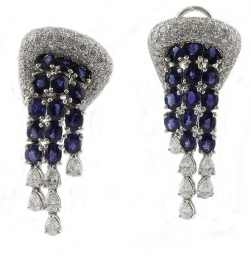 Pendientes con diseño de hebilla de la que penden 3 cascada