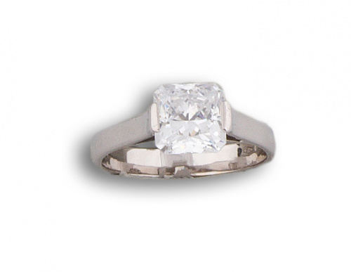 Sortija solitario  con símil de brillante princesa en montu