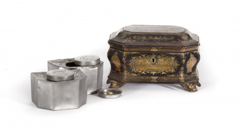 Caja para té en madera  lacada y dorada, con botes de estañ