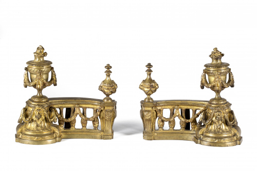 Pareja de morillos de bronce dorado, estilo Luis XVI.Franc
