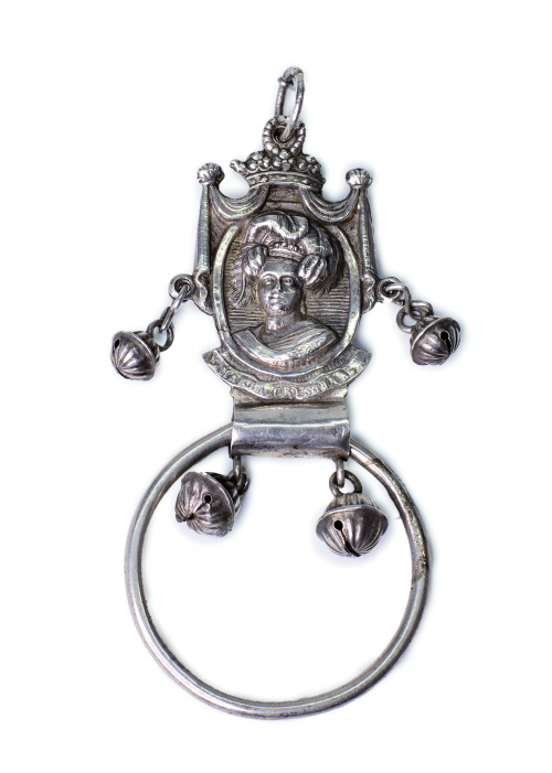 Sonajero de plata con retrato por ambas caras de Mª Cristin