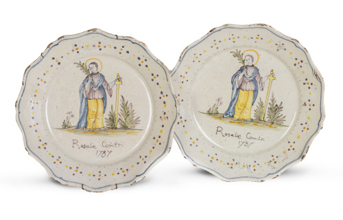 Pareja de platos en cerámica francesa con inscripción: “Ros