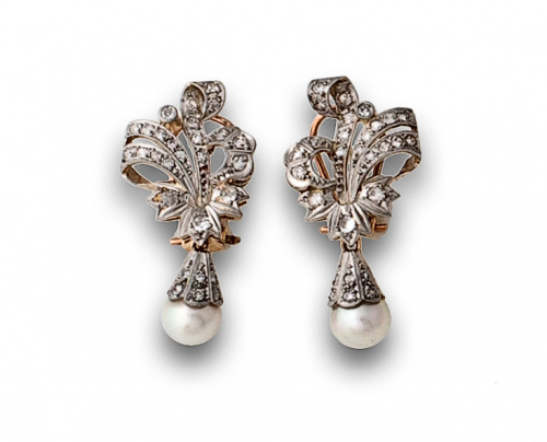 Pendientes largos años 30 con perlas finas que penden de ra