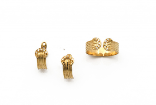 Conjunto de pendientes y sortija siguiendo modelos de Carti