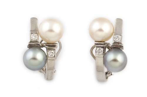 Pendientes con perla blanca y de Tahití y parejas de brilla