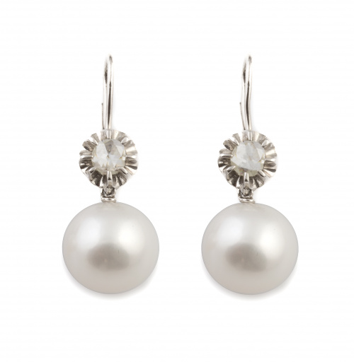 Pendientes largos con perla de los mares del Sur de 12,5 mm