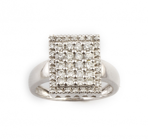 Sortija con pavé de brillantes en banda rectangular arquead