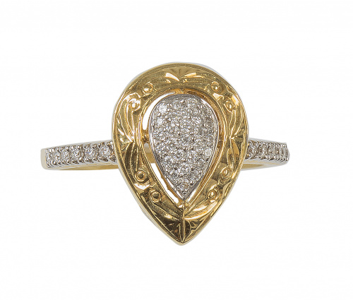 Sortija en forma de lágrima con pavé de brillantes central 