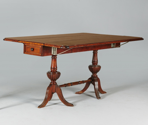 Mesa de alas de estilo inglés, S. XX.