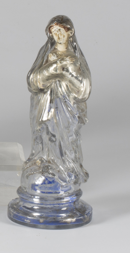 “Inmaculada”Cristal azogado y policromado.La Granja, S. X